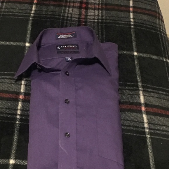 I’m selling a tan polo Walter Hagen shirt - Picture 7 of 8